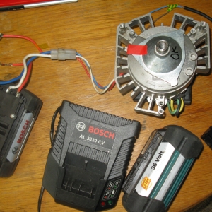 BLDC motor, nabíječka, baterie